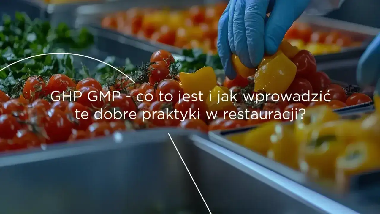Rękawiczki i świeże warzywa. Dowiedz się, gmp co to jest i jak wprowadzić dobre praktyki w restauracji.